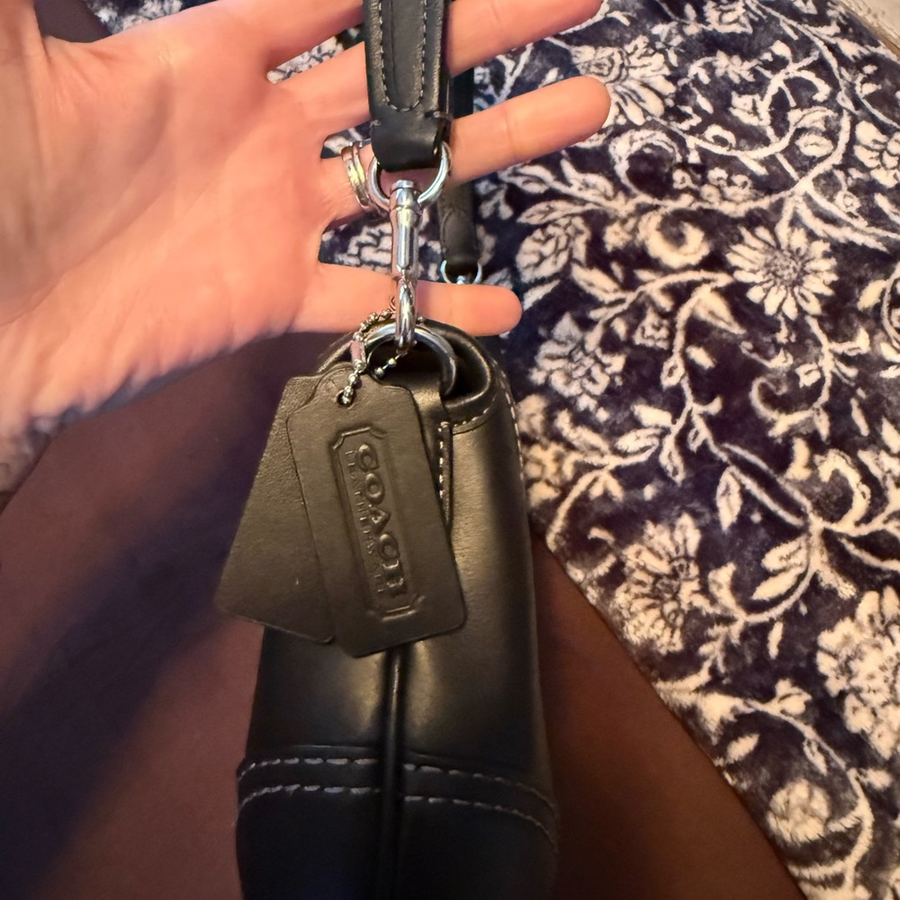 Coach SOHO re-edition Black Leather flap Shoulder Bag - Picture 3 of 11
